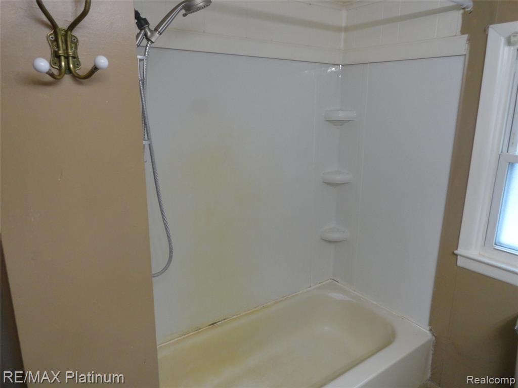 3396 E BALDWIN Road, Grand Blanc, MI 48439 — Photo 5