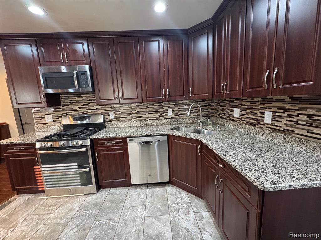 6438 Barrie Street, Dearborn, MI 48126 — Photo 7