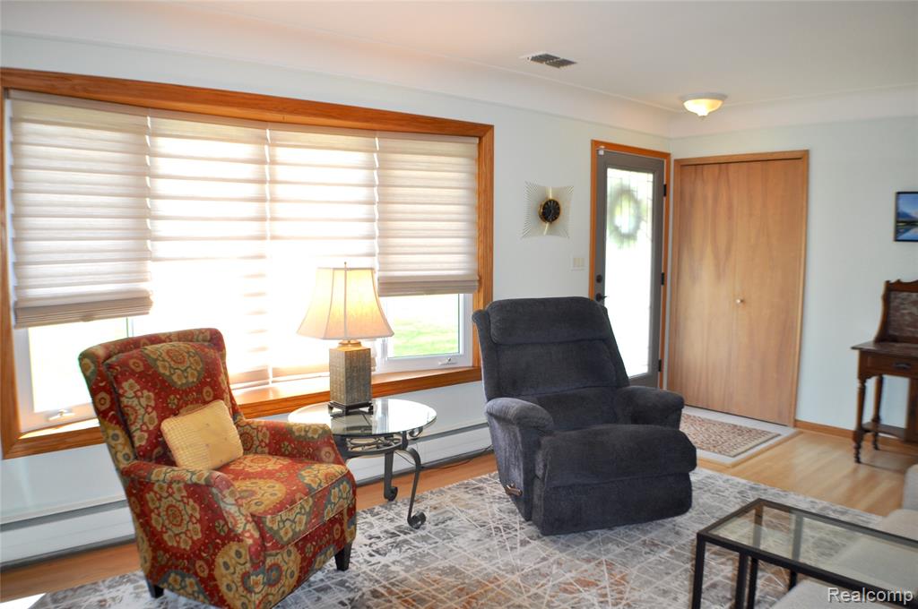 3593 Meadowleigh Lane, Waterford, MI 48329 — Photo 5