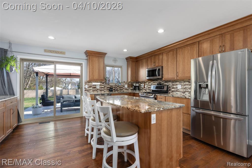 484 W Beechdale Street, Commerce Twp, MI 48382 — Photo 8