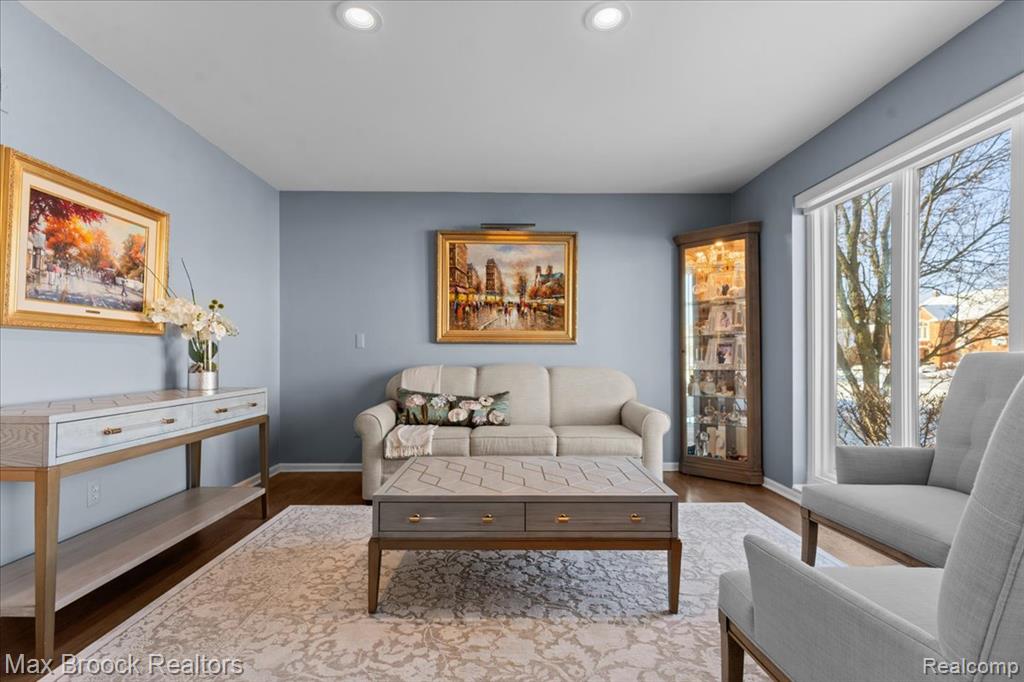 412 Shellbourne Drive, Rochester Hills, MI 48309 — Photo 4