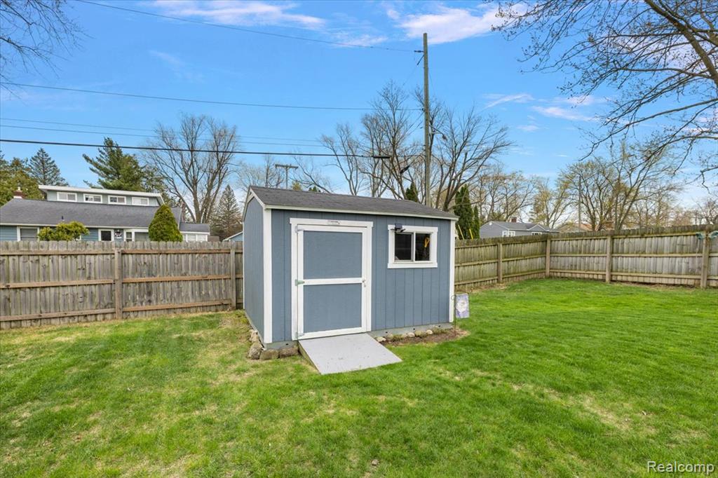 490 Glenn Court, Lake Orion, MI 48362 — Photo 42