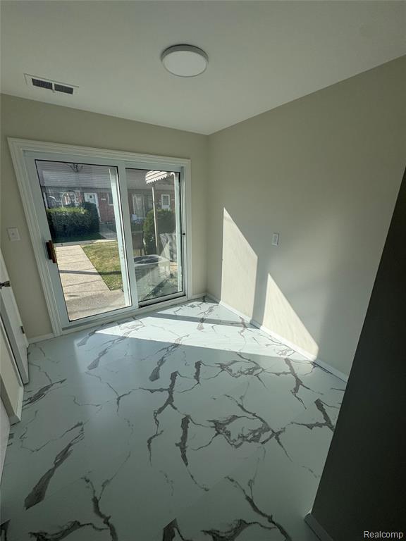 29047 Manchester Street, 83, Westland, MI — Photo 4