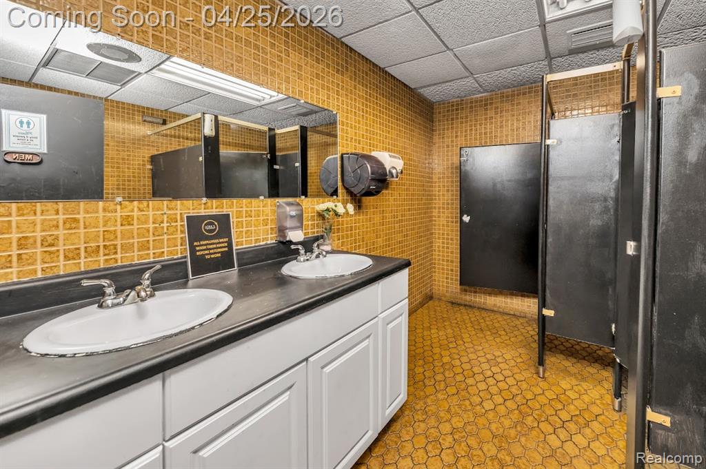17420 E Warren, Detroit, MI 48224 — Photo 21