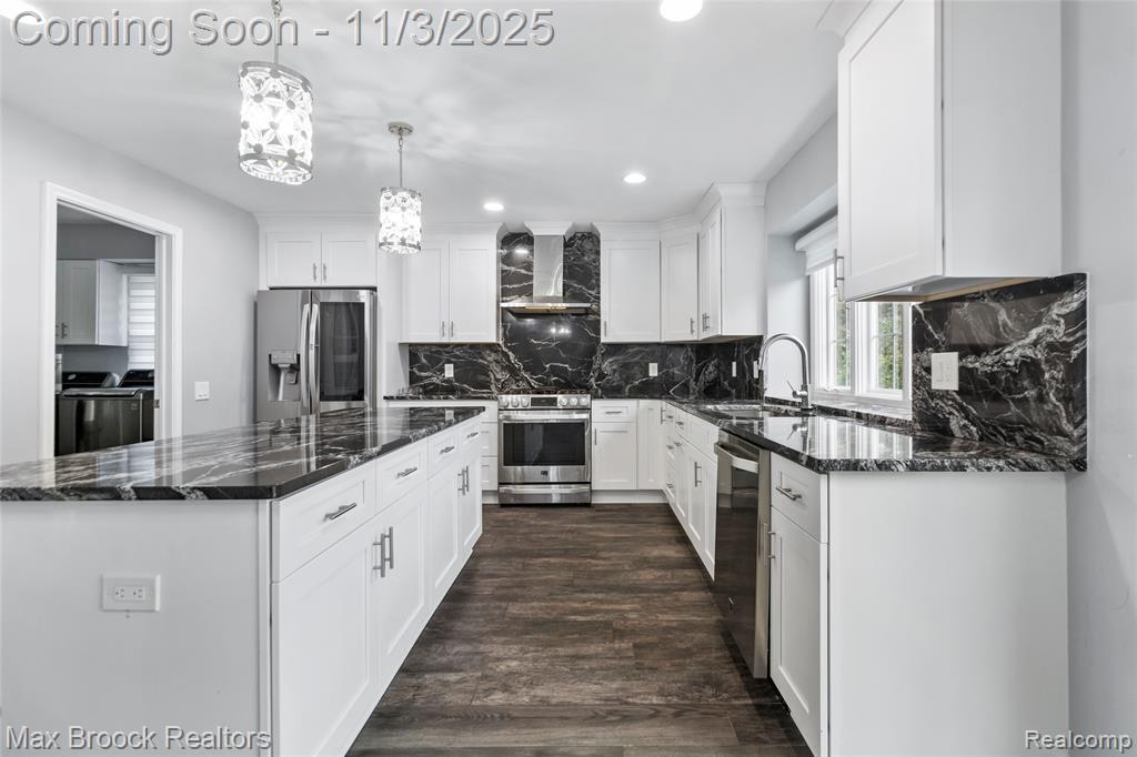 5366 Midchester Court, West Bloomfield, MI 48324 — Photo 13