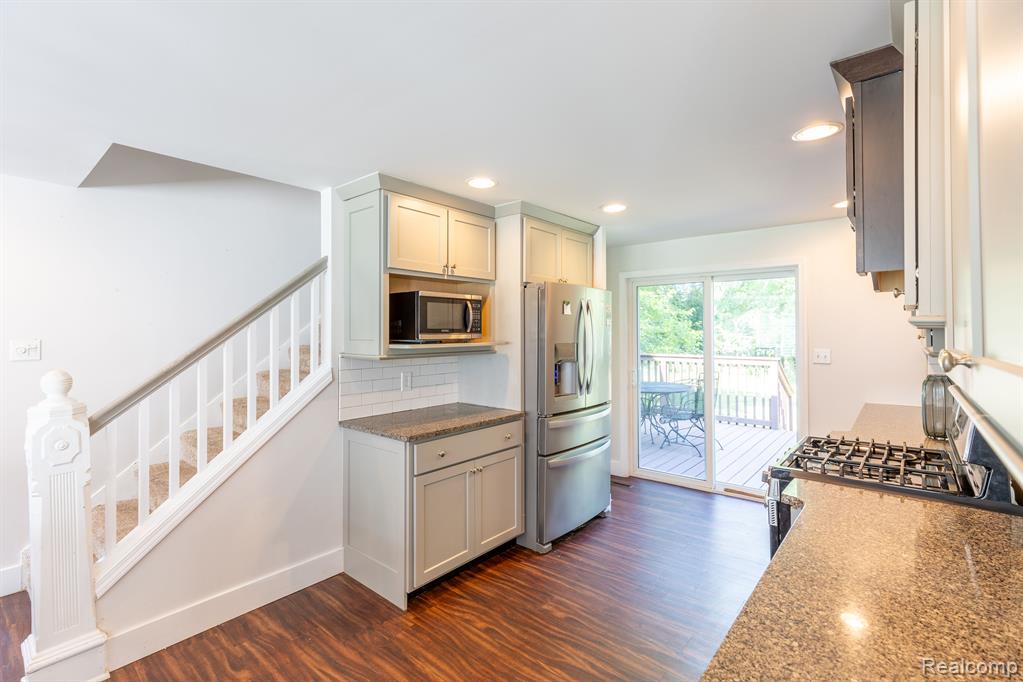 7950 ISLAND Boulevard, Grosse Ile, MI 48138 — Photo 12