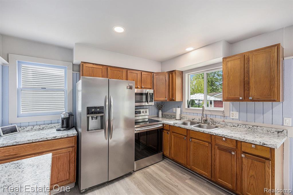 44080 DAVIS, Utica, MI 48317 — Photo 7