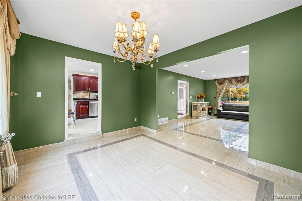 7178 Heather Heath, West Bloomfield, MI — Photo 9
