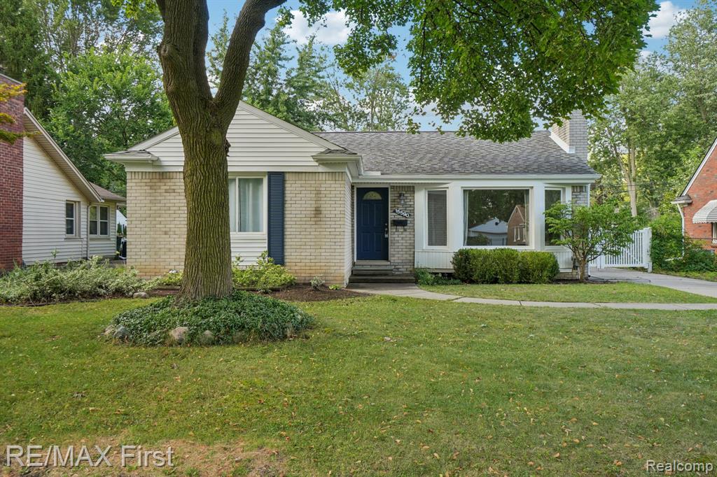15590 Buckingham Avenue, Beverly Hills, MI 48025 — front exterior