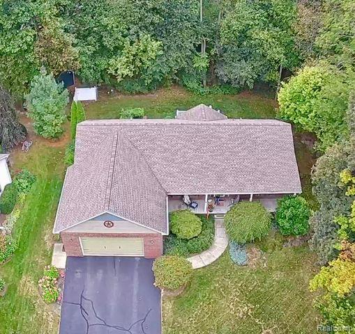 8324 WOODLAND Circle, Goodrich Vlg, MI — Photo 31