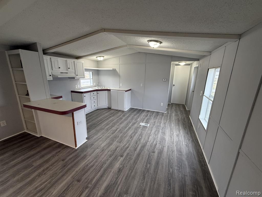 5045 Nadie Drive, Mount Morris, MI 48458 — Photo 4