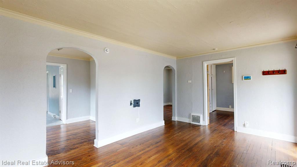 535 E Saratoga Street, Fenton, MI 48220 — Photo 10