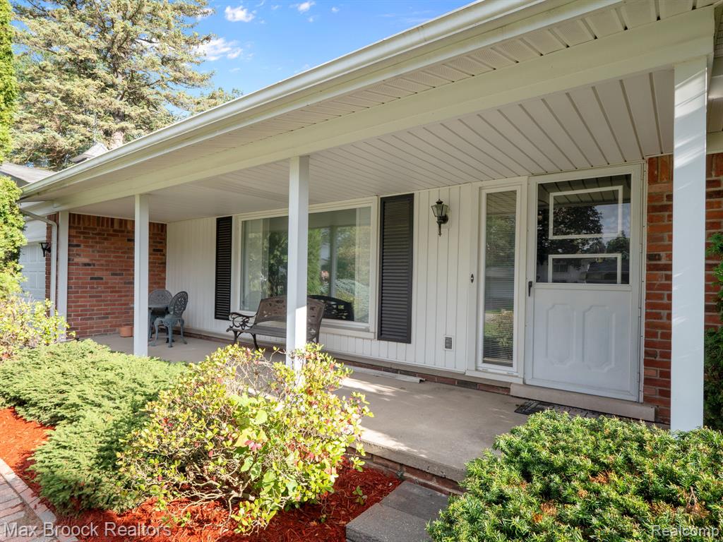 6769 Heather Heath, West Bloomfield, MI — Photo 3