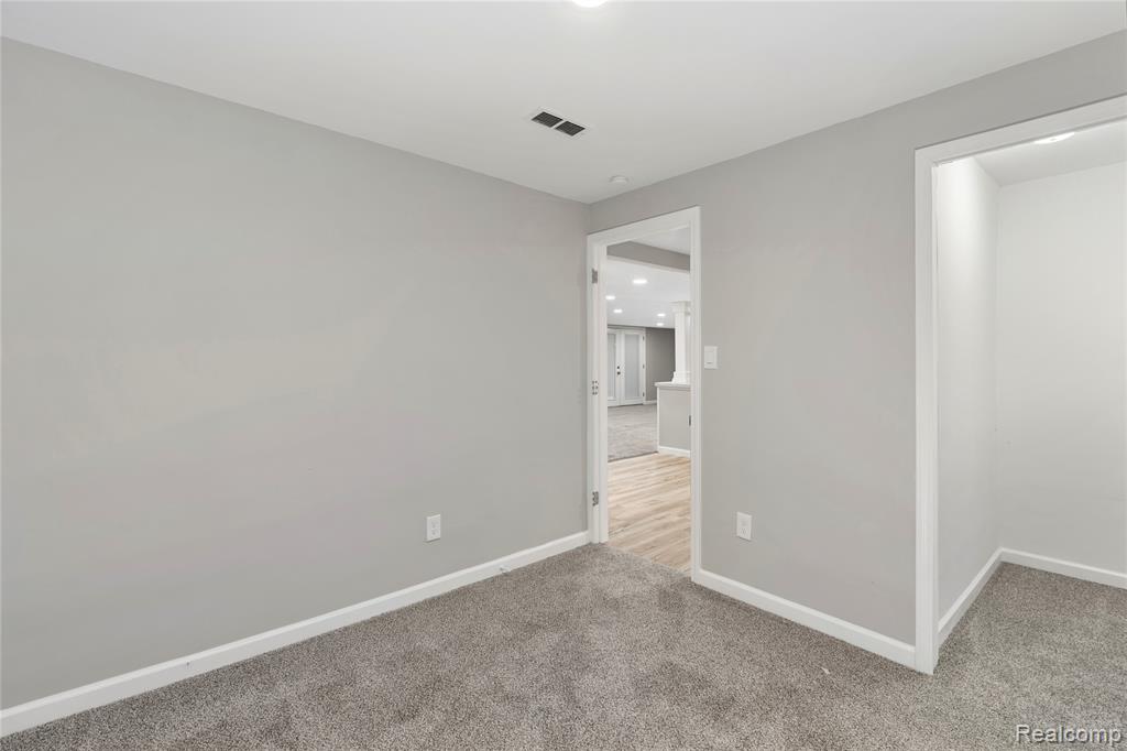 11476 Delmar Drive, Fenton, MI 48430 — Photo 31