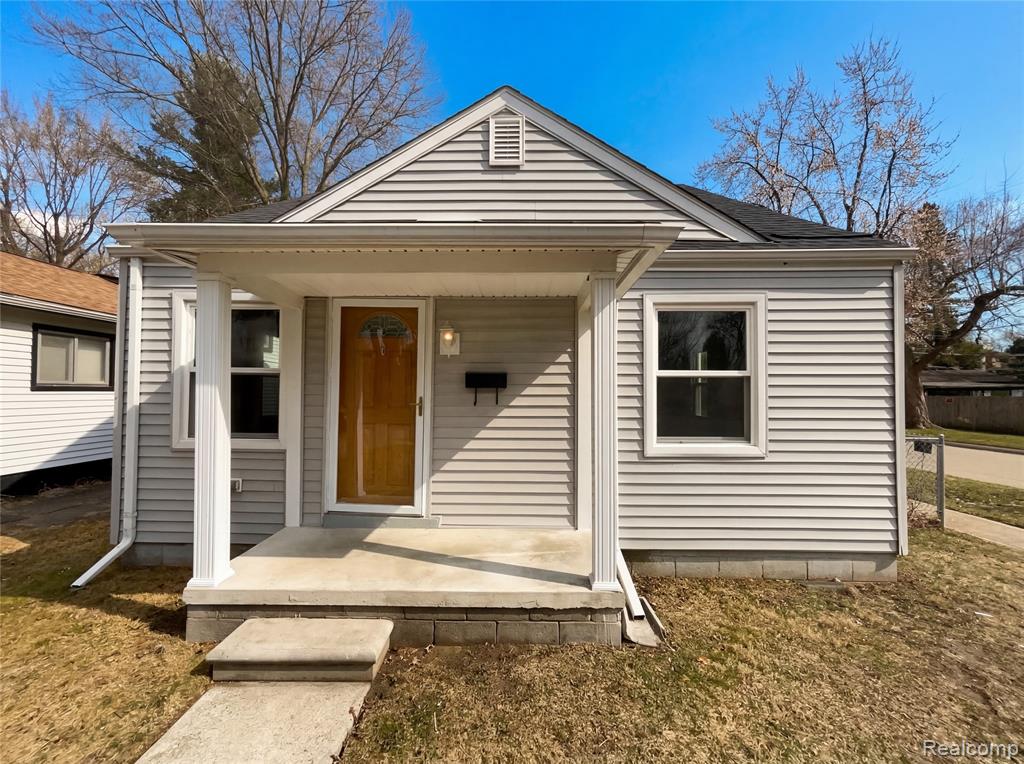 15802 Woodworth, Redford, MI 48239 — front exterior