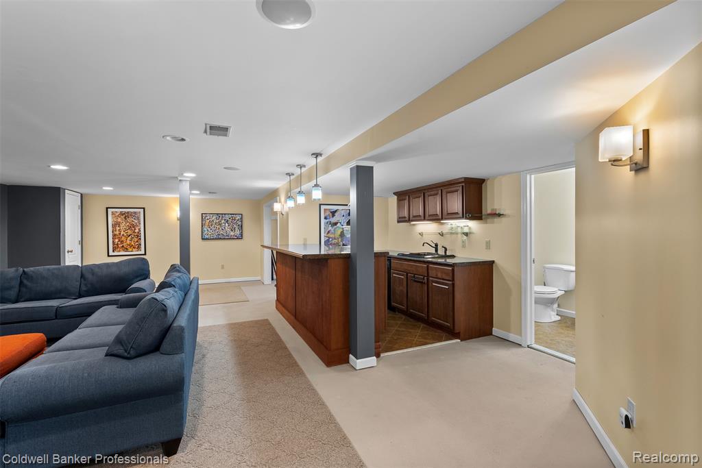 46985 Glastonbury Drive, Canton, MI 48188 — Photo 42