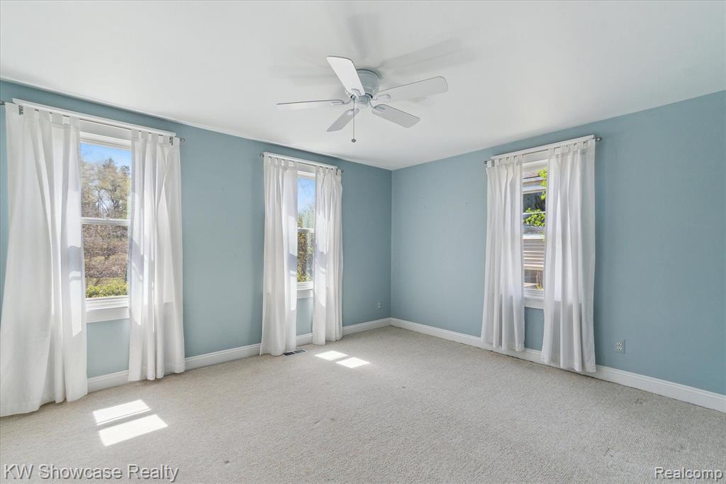 4105 WOODCROFT Street, White Lake, MI 48383 — Photo 16