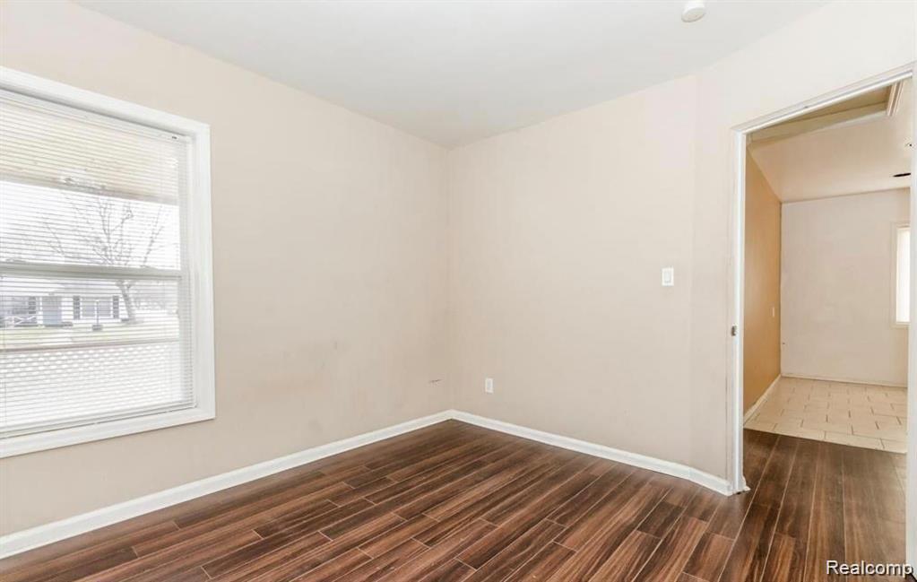 7401 DREXEL Street, Dearborn Heights, MI 48127 — Photo 11