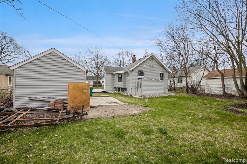 885 PARKWOOD Avenue, Ypsilanti, MI 48198 — Photo 27