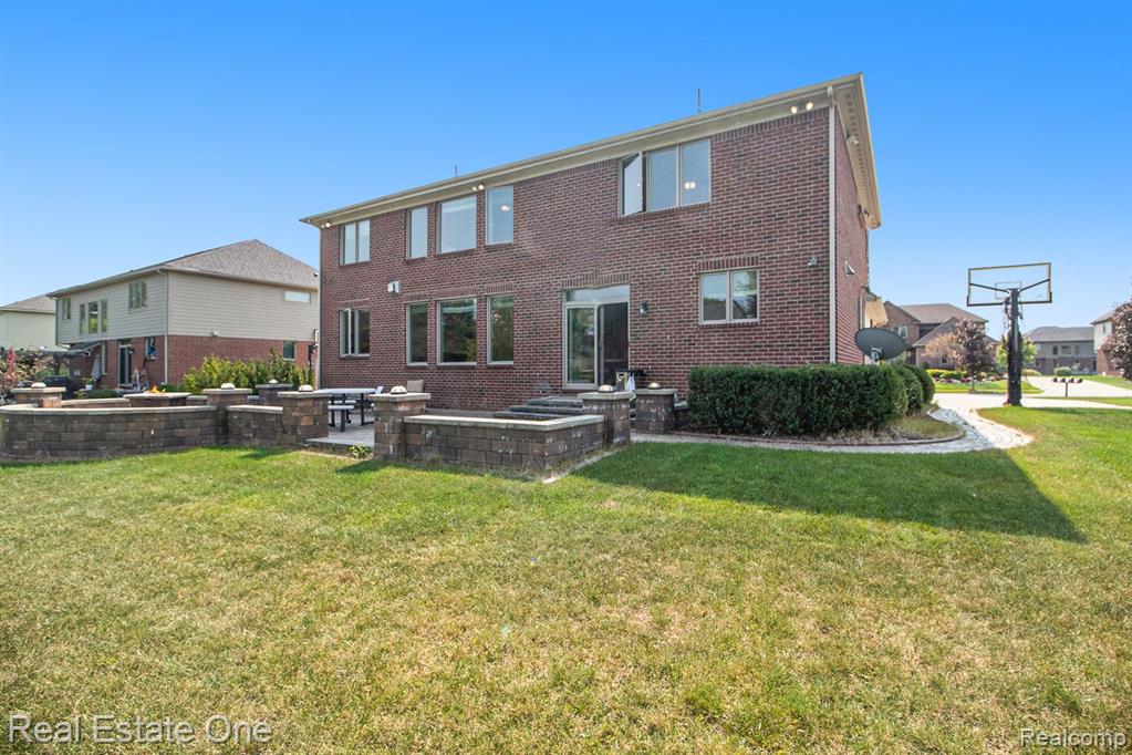 47466 VALENCIA Circle, Novi, MI — Photo 37