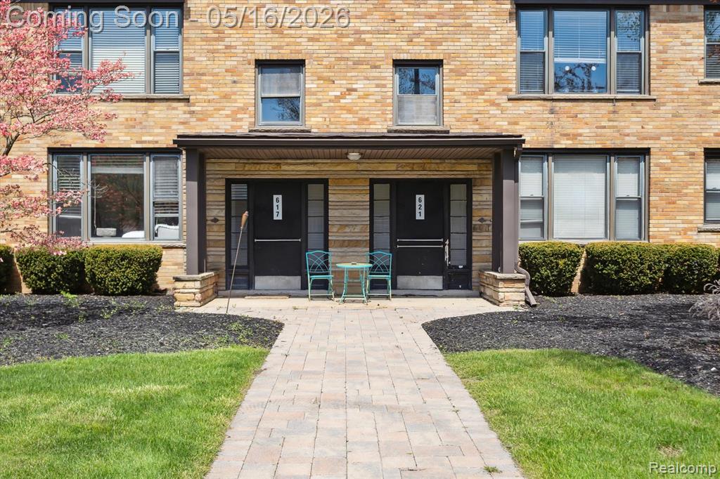 617 E Lincoln Avenue, Royal Oak, MI 48067 — Photo 5
