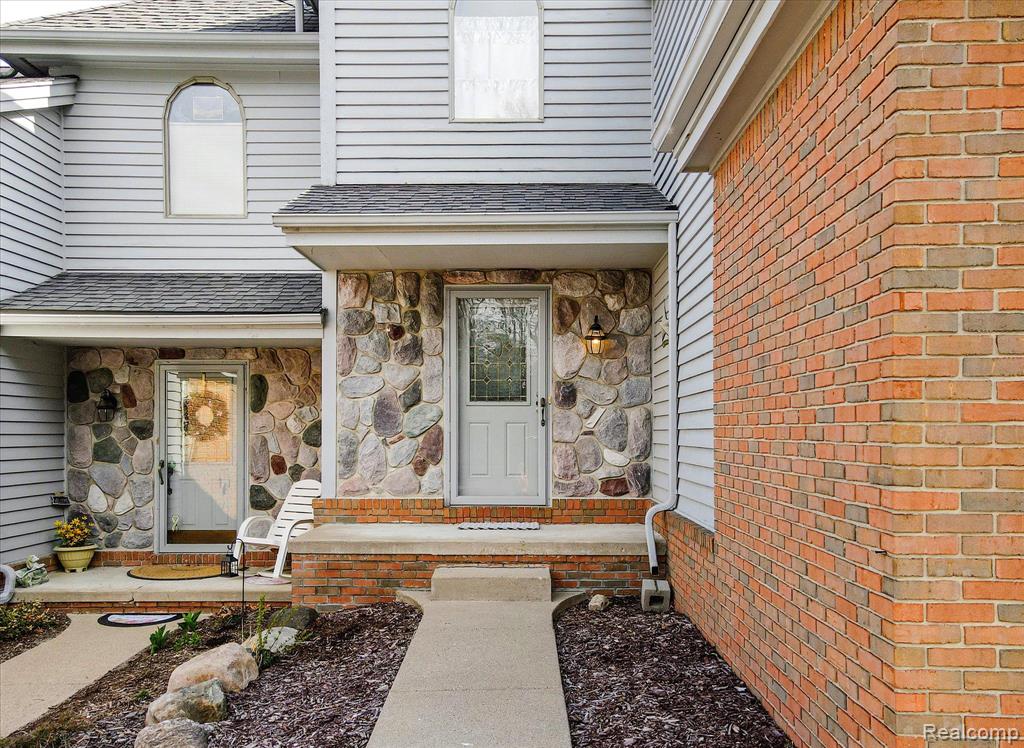6522 SCENIC PINES, Clarkston, MI — Photo 2