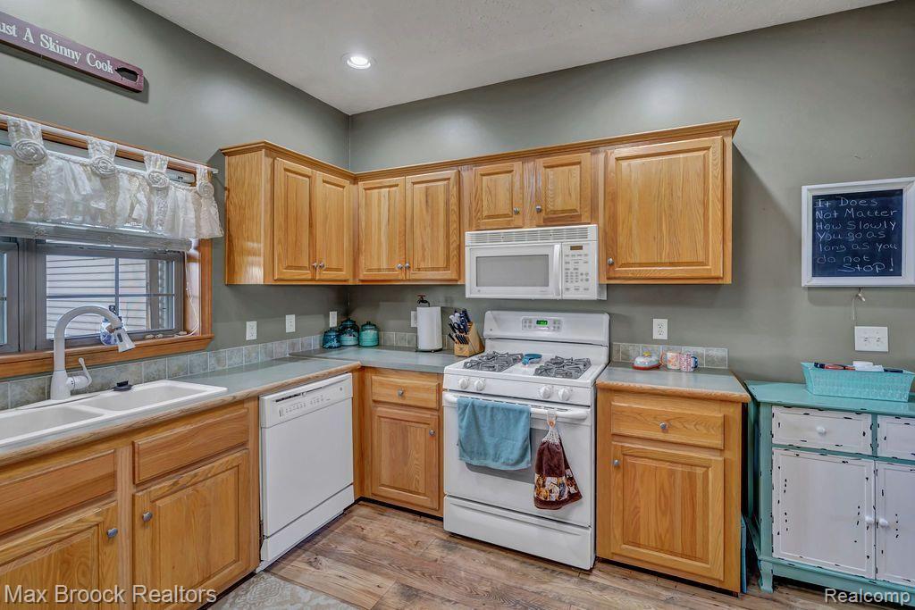 8661 TURNER Road, Imlay City, MI 48444 — Photo 19