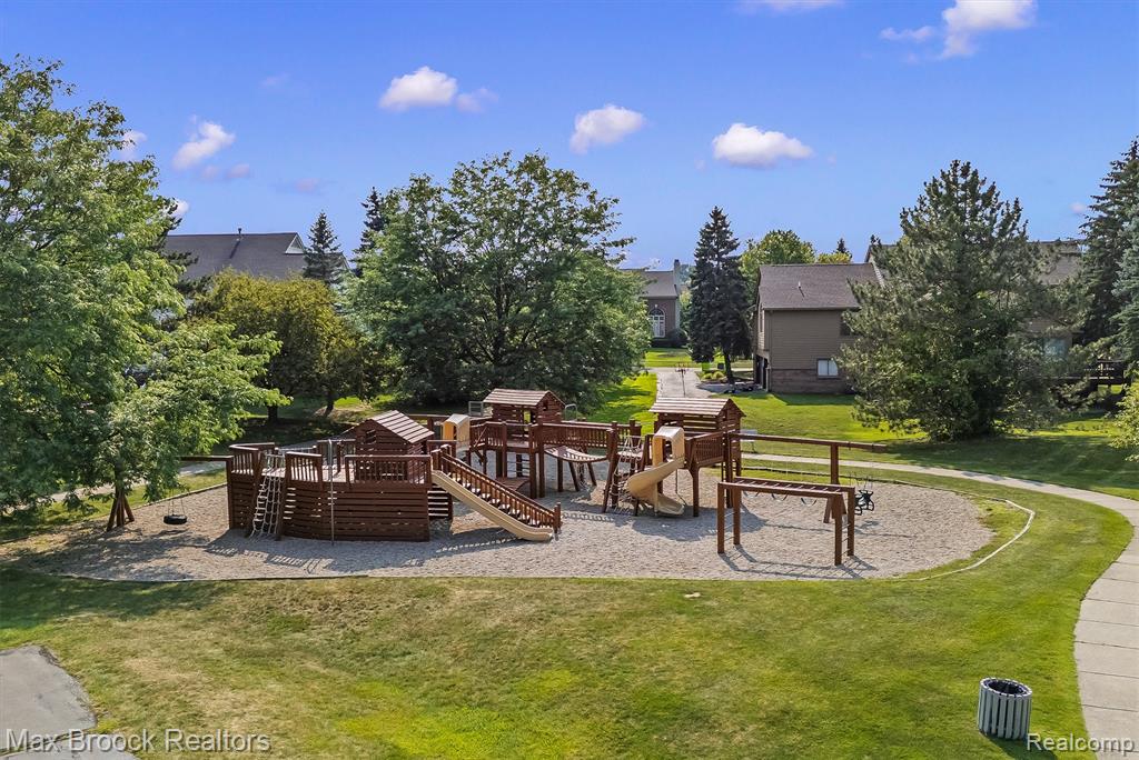 5101 Village Commons Drive, West Bloomfield, MI — Photo 67