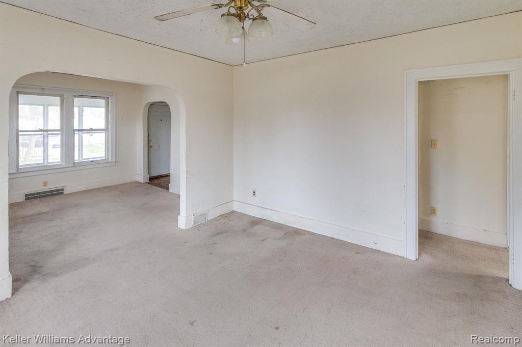 4104 Mayfair Street, Dearborn Heights, MI 48125 — Photo 10