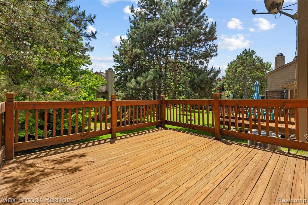 6452 Aspen Ridge Boulevard, West Bloomfield, MI — Photo 24