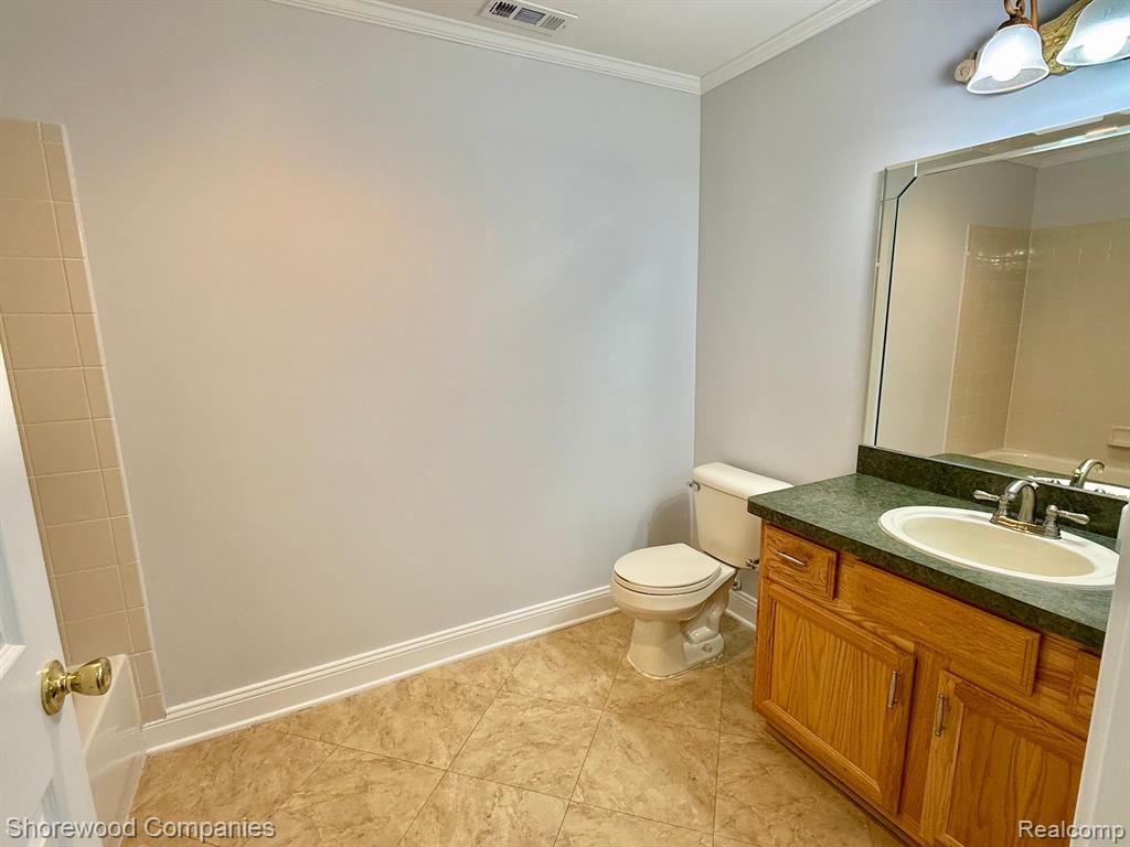 46116 Rhodes Drive, Macomb, MI 48044 — Photo 11