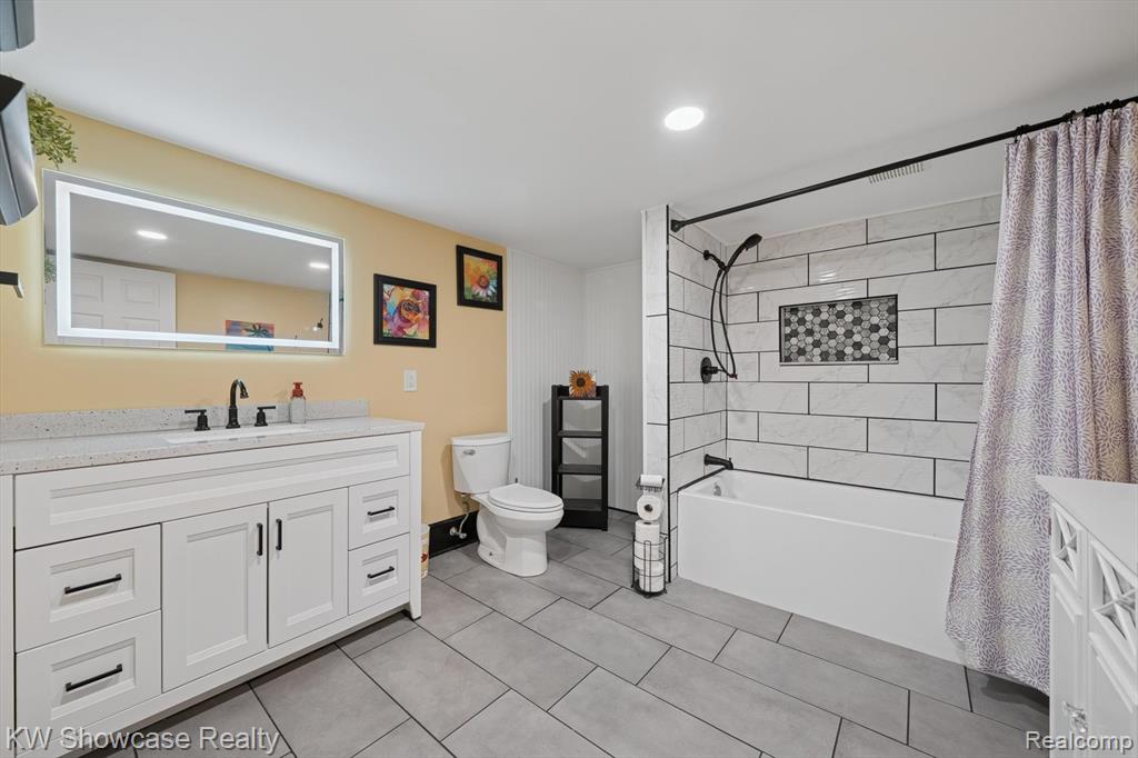 1112 W Cook Road, Grand Blanc, MI 48439 — Photo 39