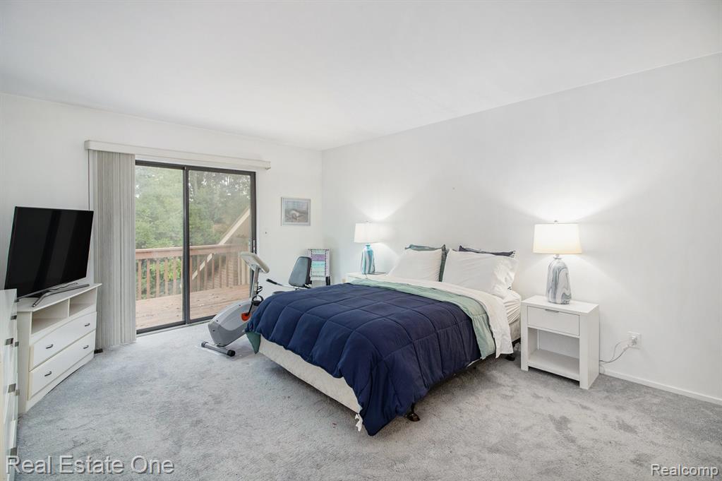 5537 Walnut Circle W, West Bloomfield, MI — Photo 19