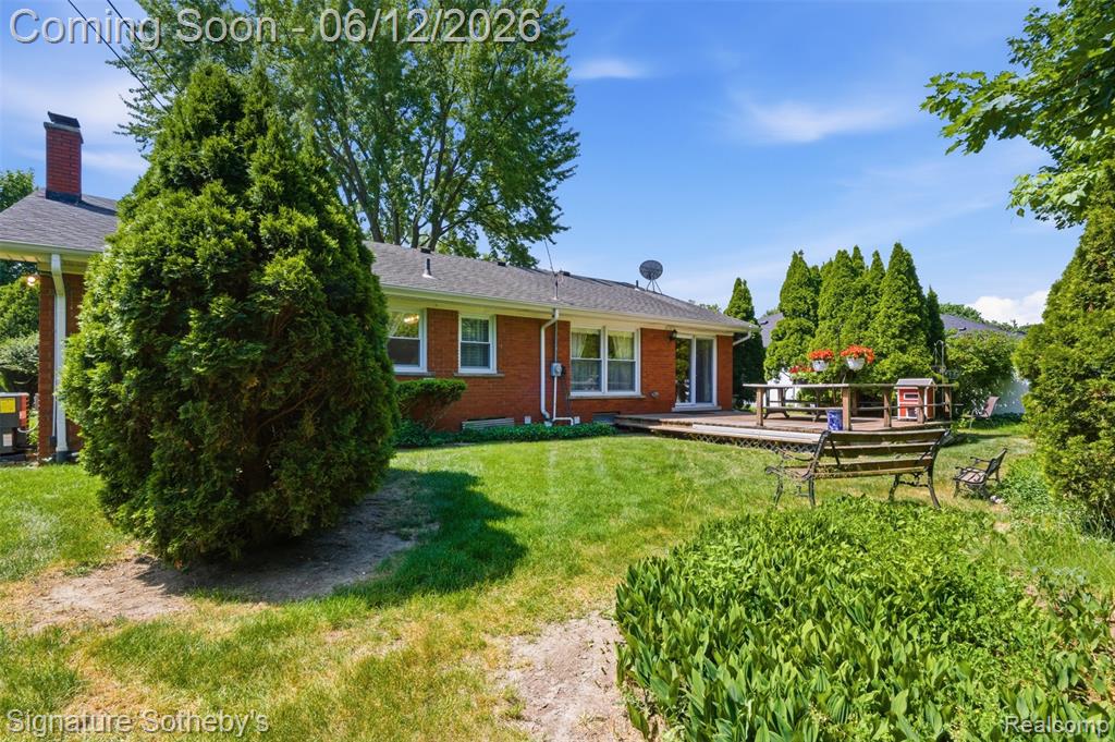 6344 Campus Drive, Dearborn Heights, MI 48127 — Photo 24