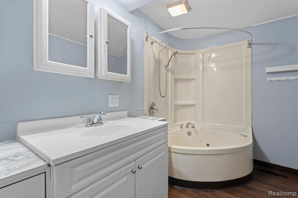 917 LOWELL Avenue, Jackson, MI 49202 — Photo 19
