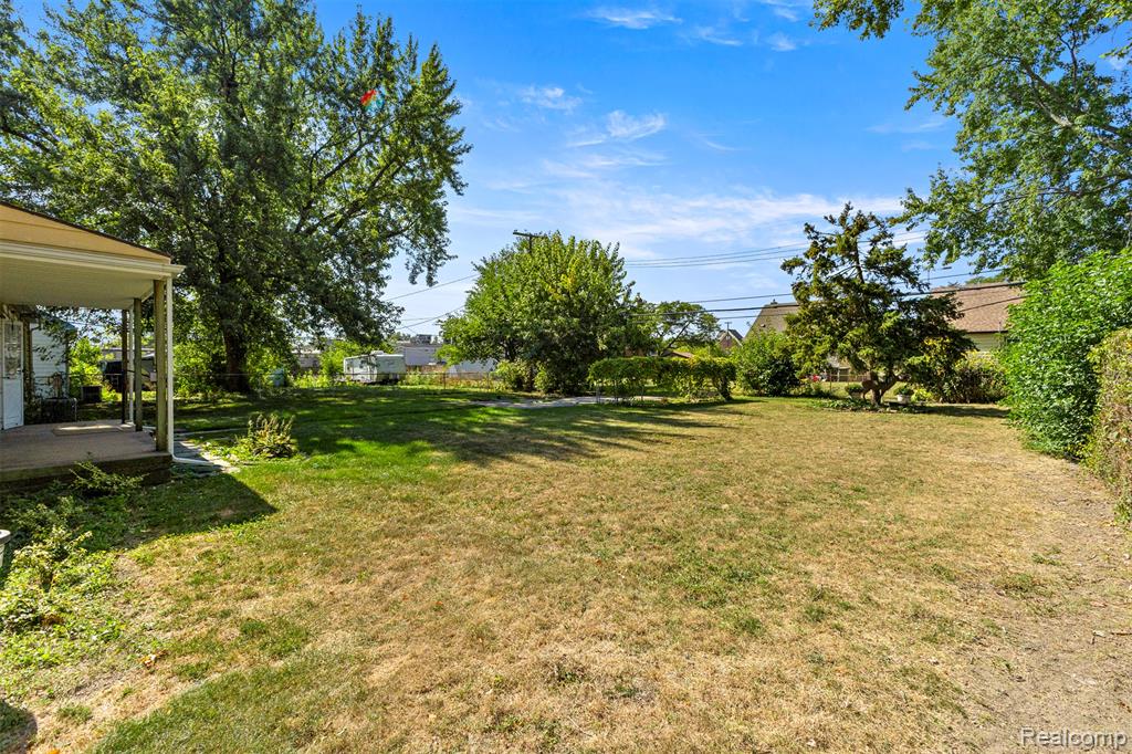 6810 Robinson Avenue, Allen Park, MI 48101 — Photo 25