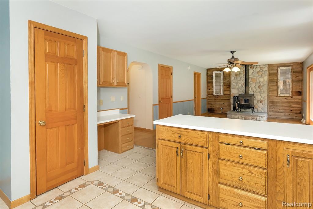 7653 CHASE LAKE Road, Fowlerville, MI 48836 — Photo 41