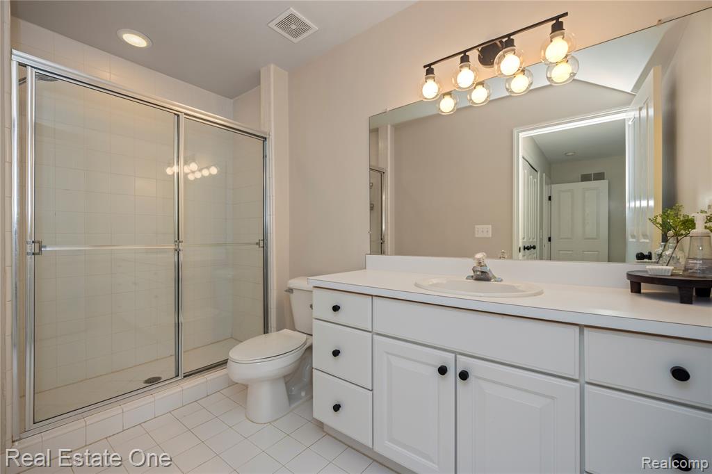 6210 Orchard Woods Drive, West Bloomfield, MI 48324 — Photo 42