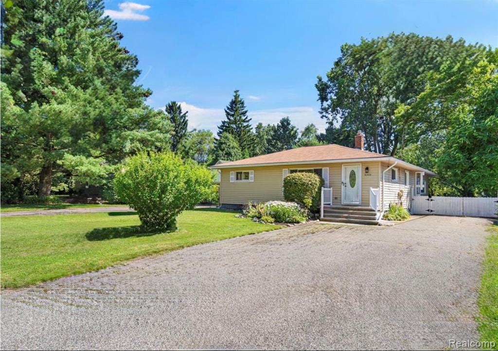6333 Harriet Drive, Waterford, MI 48327 — front exterior