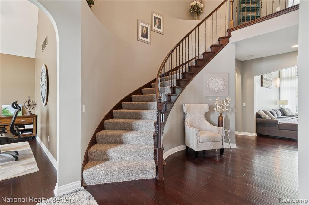 9888 Meadow View Court, Northville, MI 48167 — Photo 4