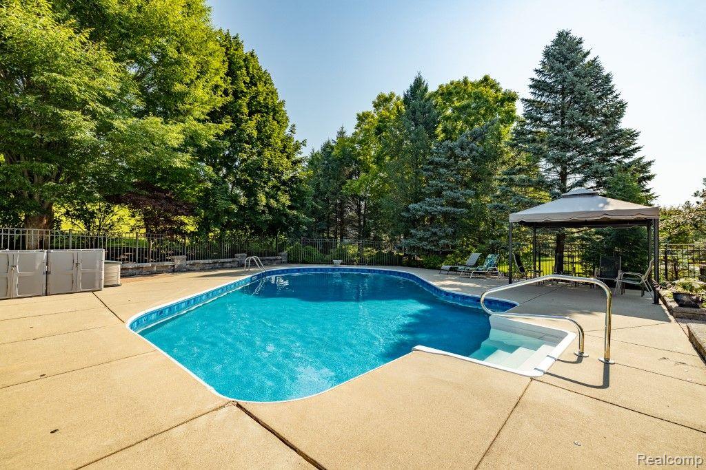 50988 W HILLS Drive, Plymouth, MI 48170 — Photo 52