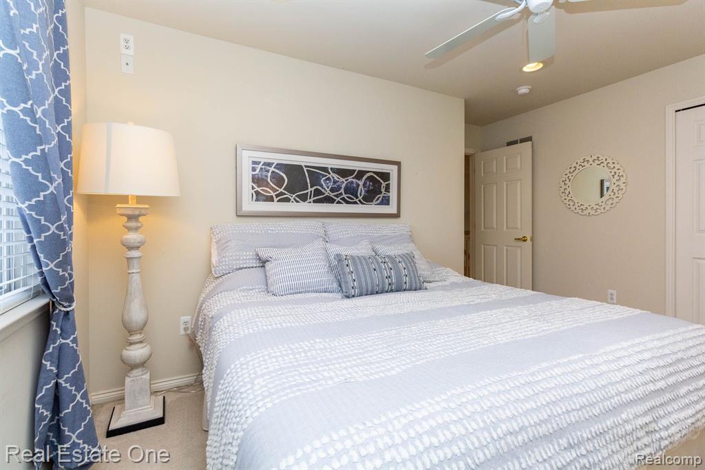 490 FRANKLIN LAKE Circle, Oxford, MI 48371 — Photo 38