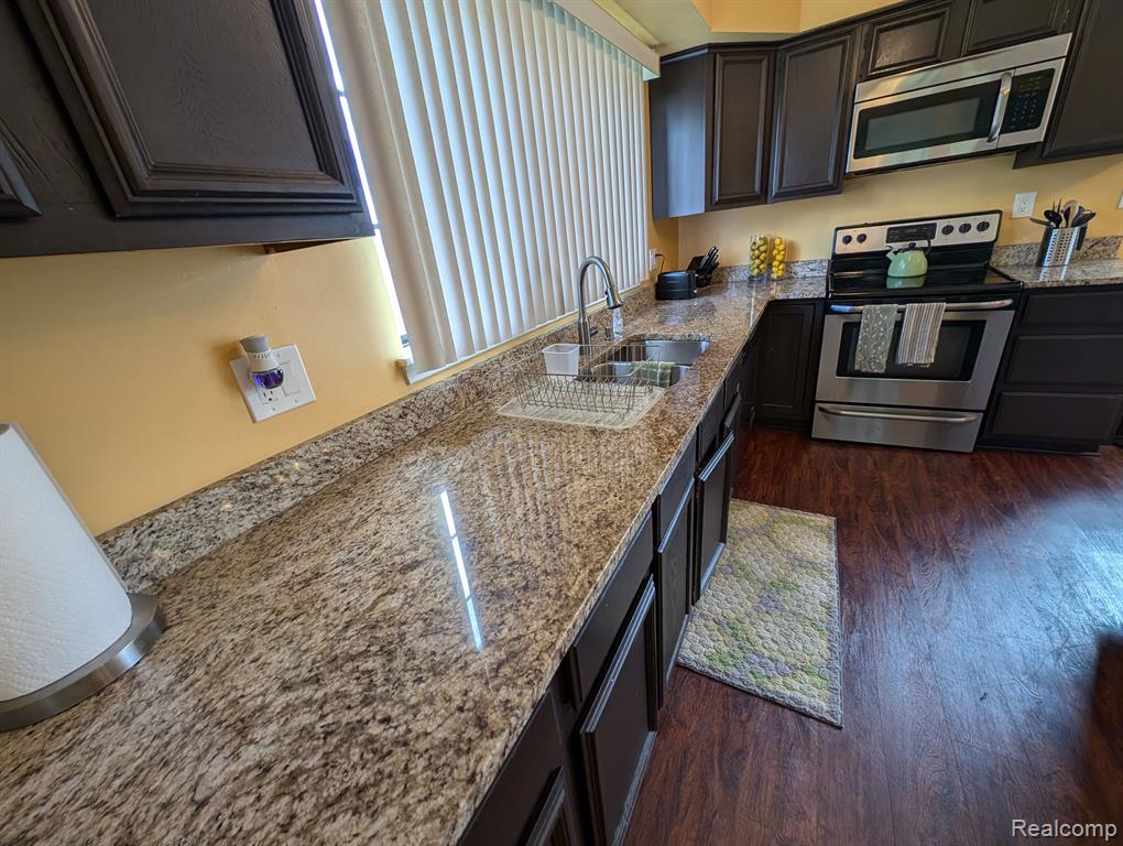 26752 SUMMERDALE Drive, Southfield, MI 48033 — Photo 9