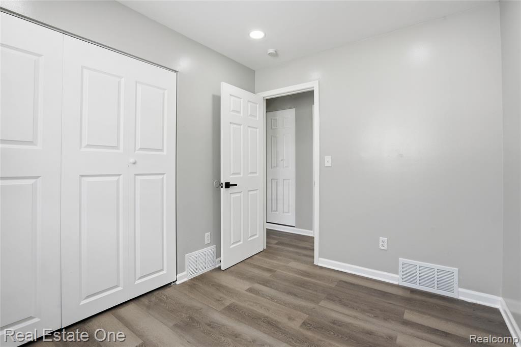 5416 JACKSON Street, Dearborn Heights, MI 48125 — Photo 10