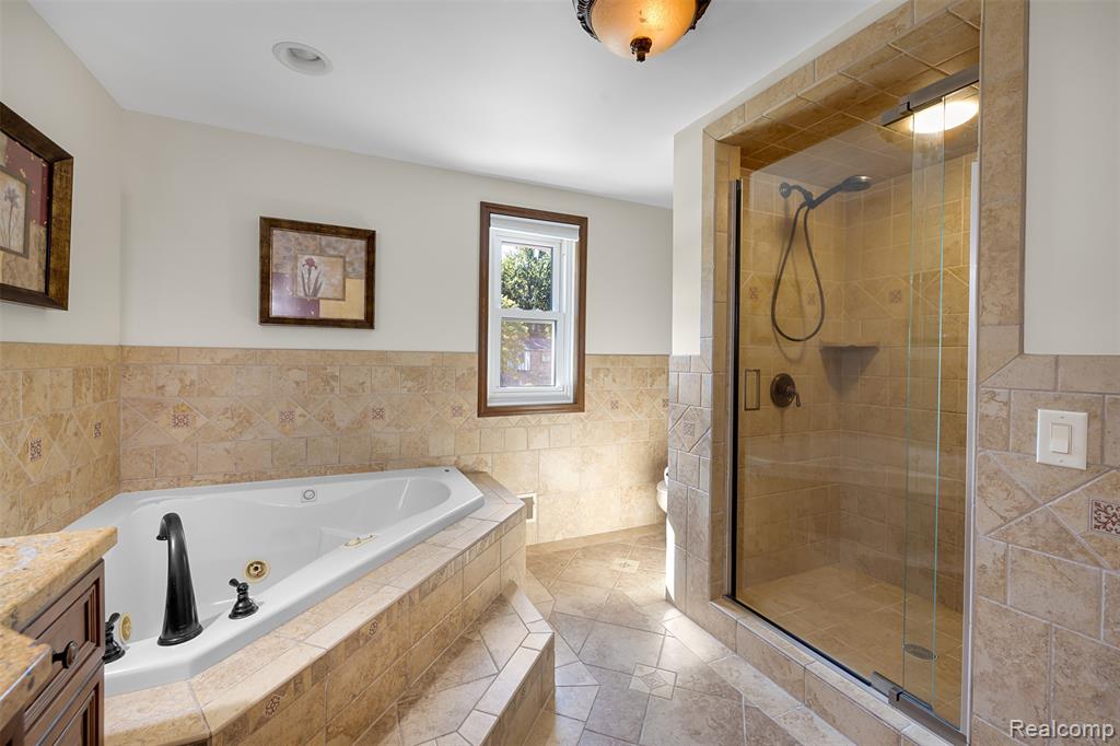 8830 Voigt Avenue, Grosse Ile, MI 48138 — Photo 28