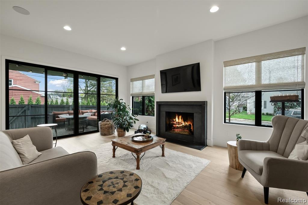 283 E Lincoln Street - Photo 5