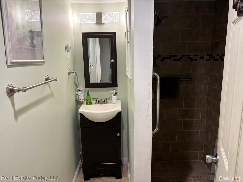 23003 Tuscany Avenue, Eastpointe, MI 48021 — Photo 14