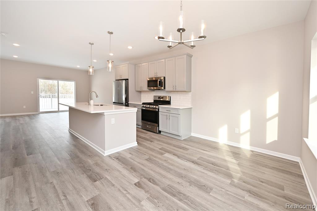 4861 Parkside Lane, Troy, MI 48085 — Photo 13