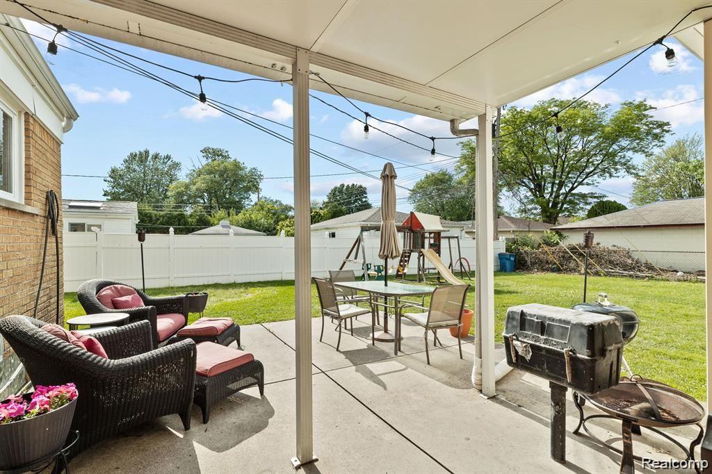 8575 DARLENE Street, Warren, MI 48093 — Photo 26