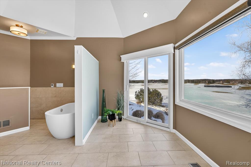 1280 Glen Court, Highland, MI — Photo 20